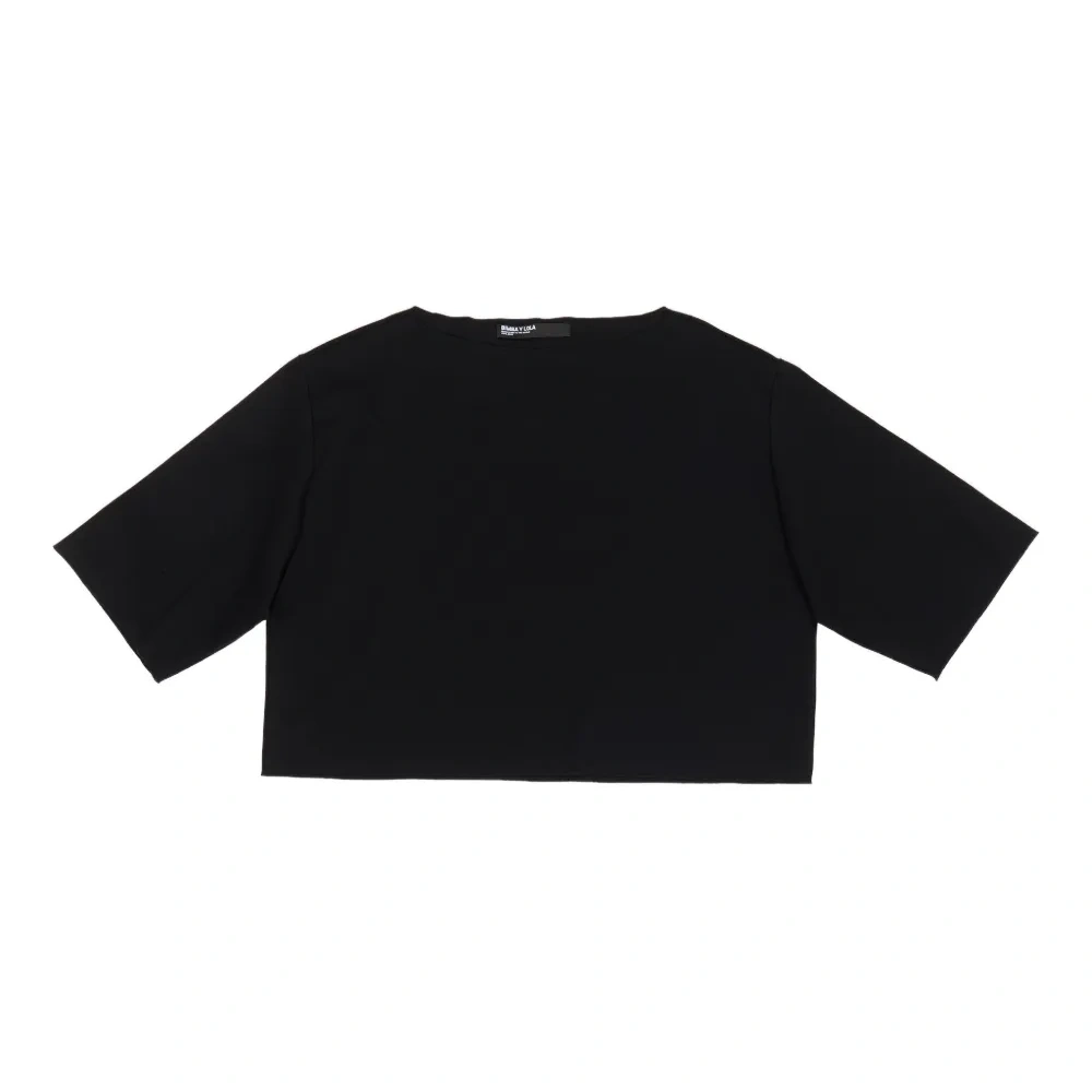 Футболка с вырезом лодочка