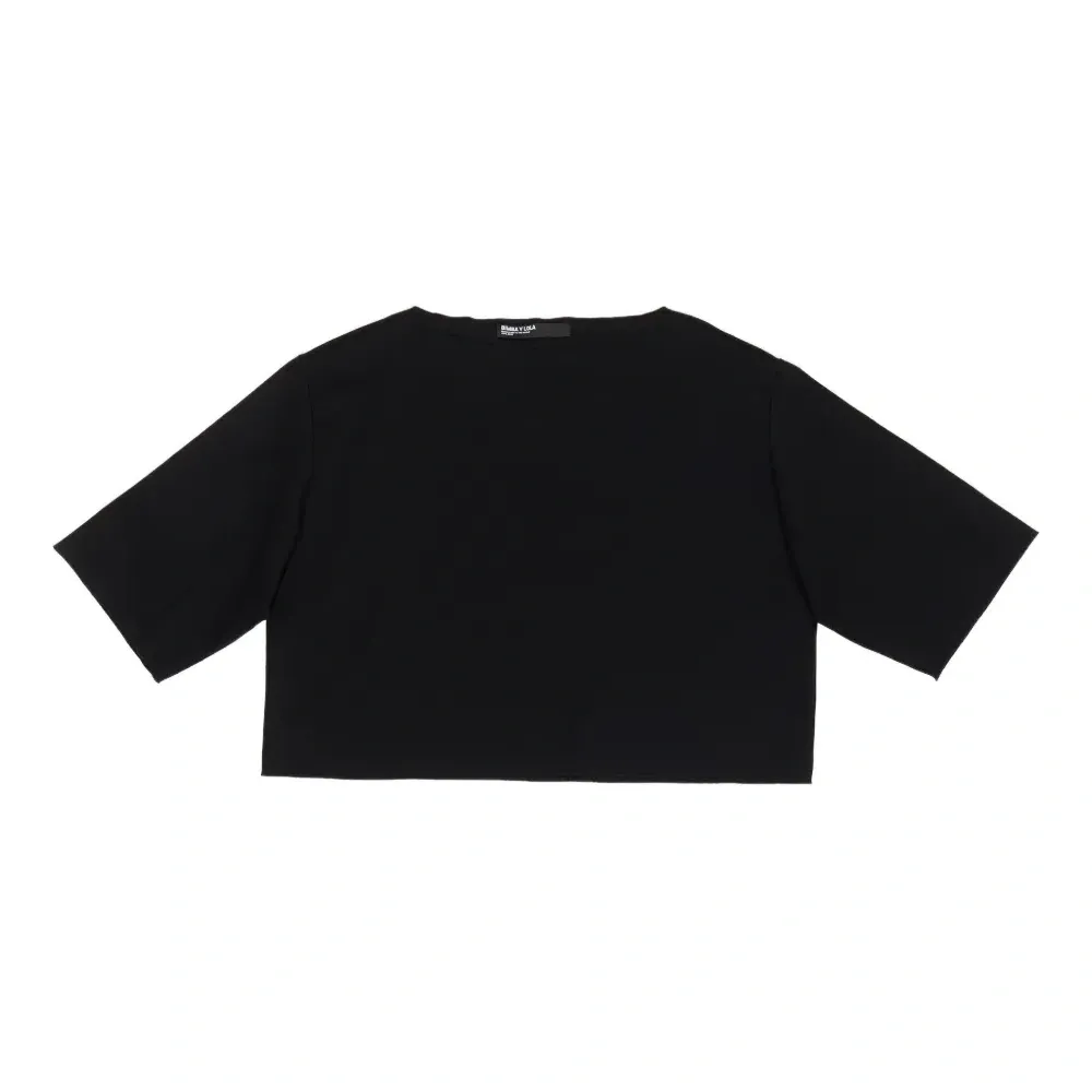 Футболка с вырезом лодочка