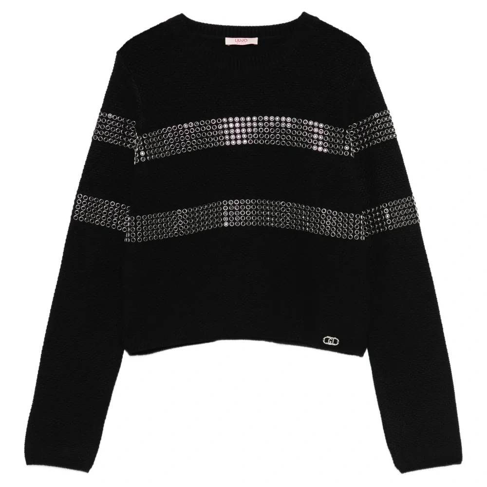 Свитер с украшенными полосами