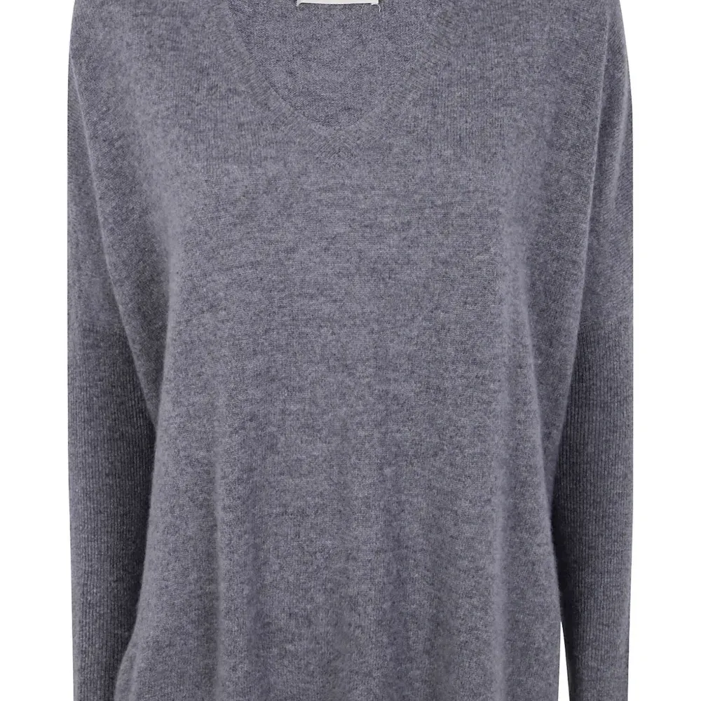 Кашемировый свитер с V-образным вырезом