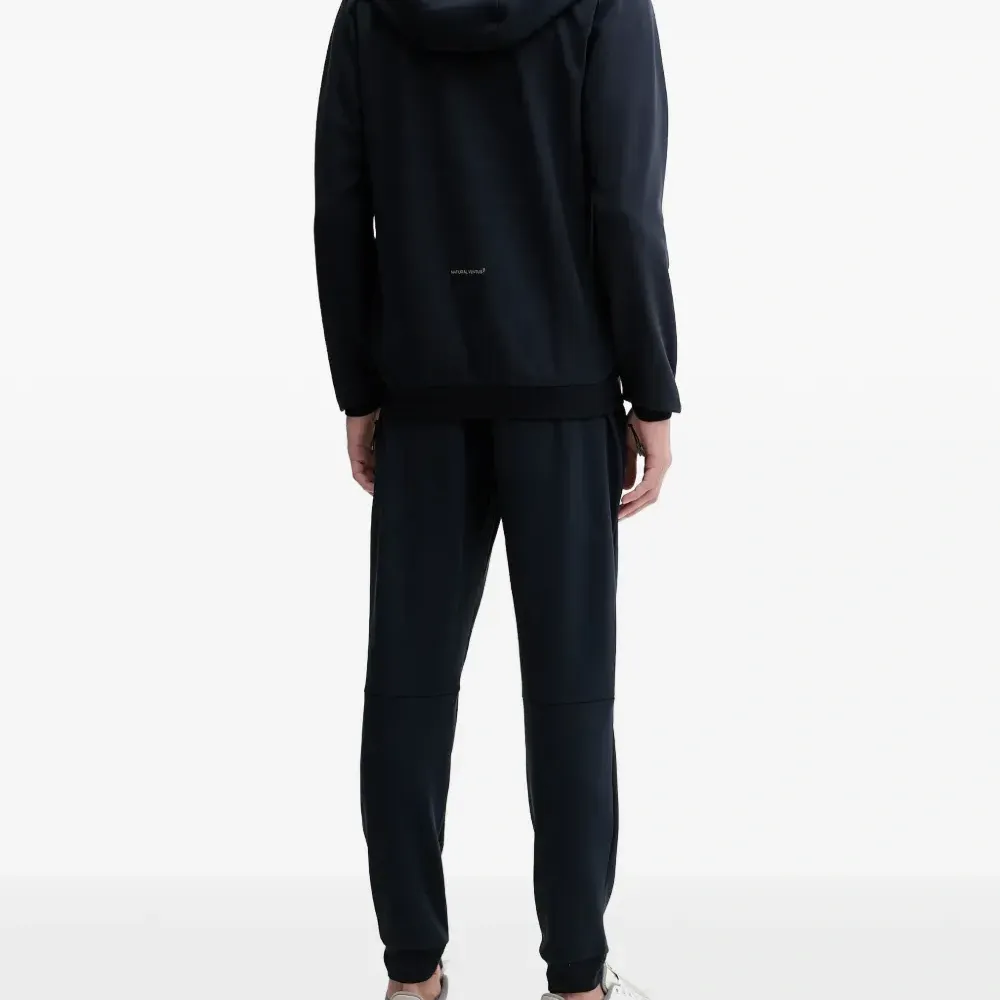 Спортивный костюм с кулиской и логотипом Спортивный костюм с кулиской и логотипом