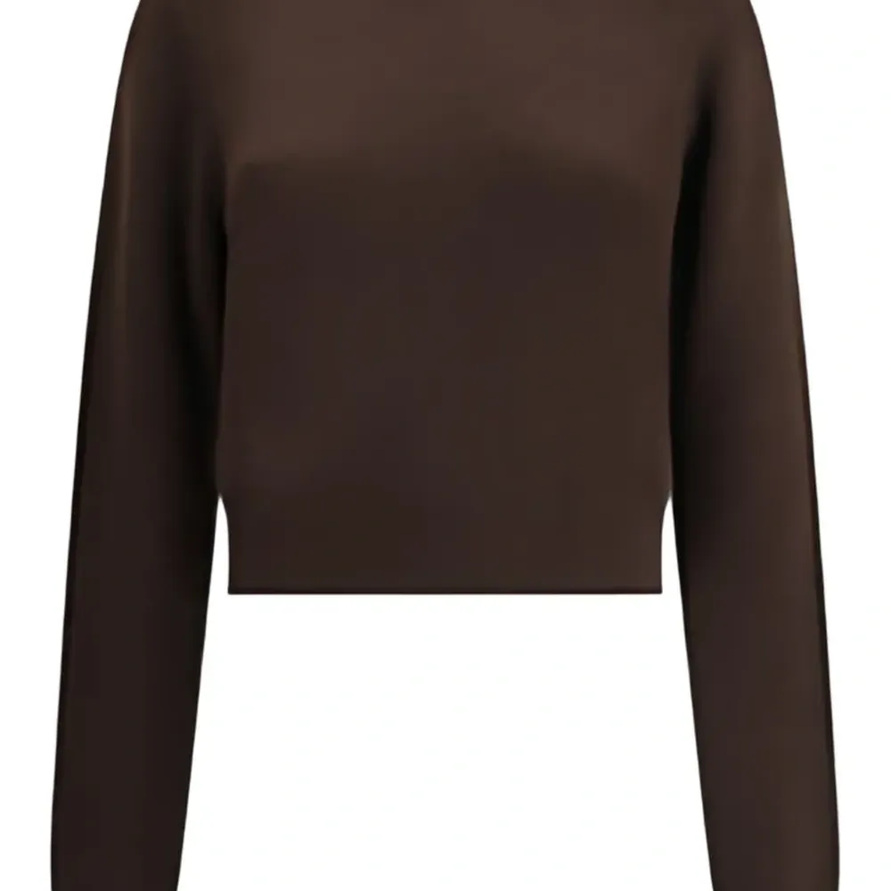 Свитер с круглым вырезом