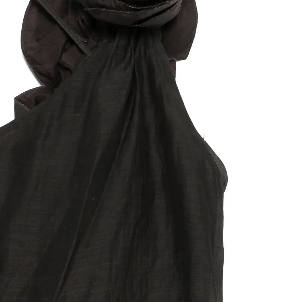 Топ на одно плечо с украшением в виде розы