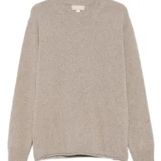 Свитер с круглым вырезом