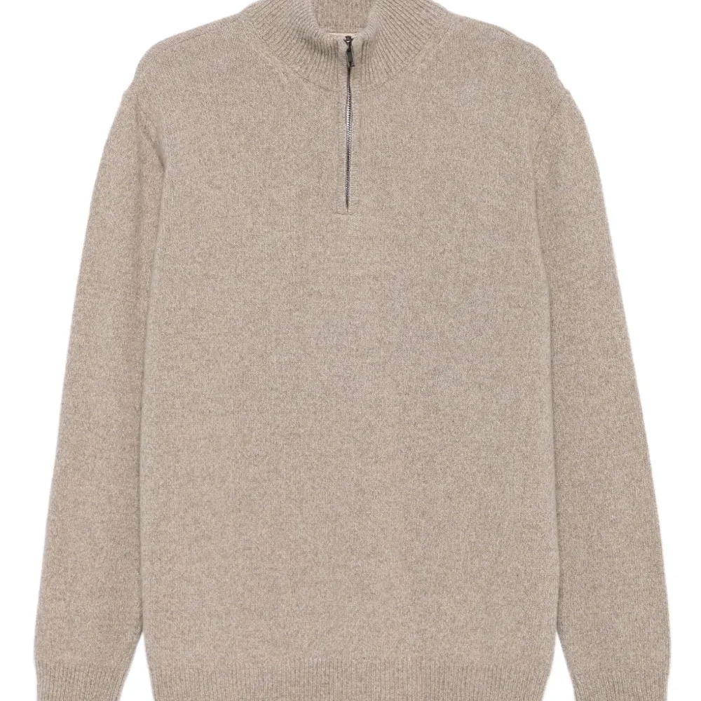 Джемпер с высоким воротом