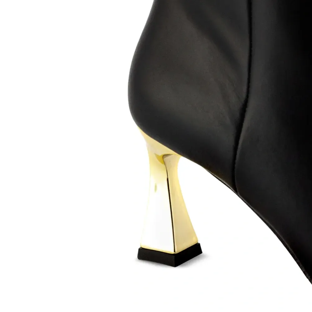 Ботильоны с острым носком и каблуком золотистого цвета высотой 55 мм