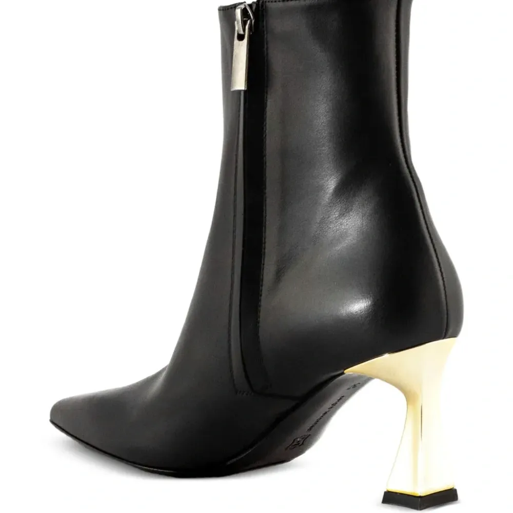 Ботильоны с острым носком и каблуком золотистого цвета высотой 55 мм