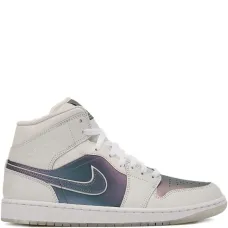 Кроссовки с переливчатым эффектом Кроссовки с переливчатым эффектом