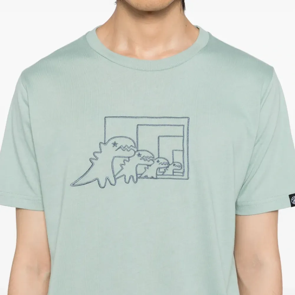 Футболка с вышитым логотипом