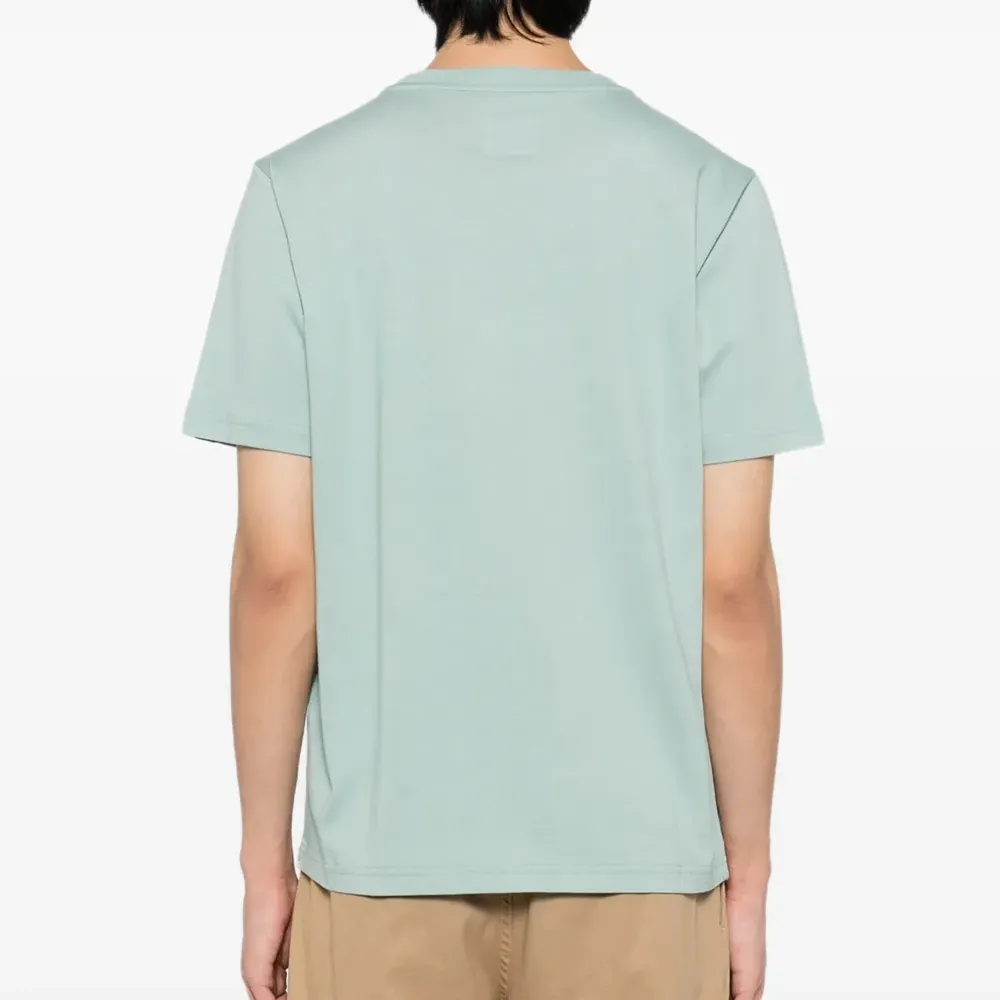 Футболка с вышитым логотипом