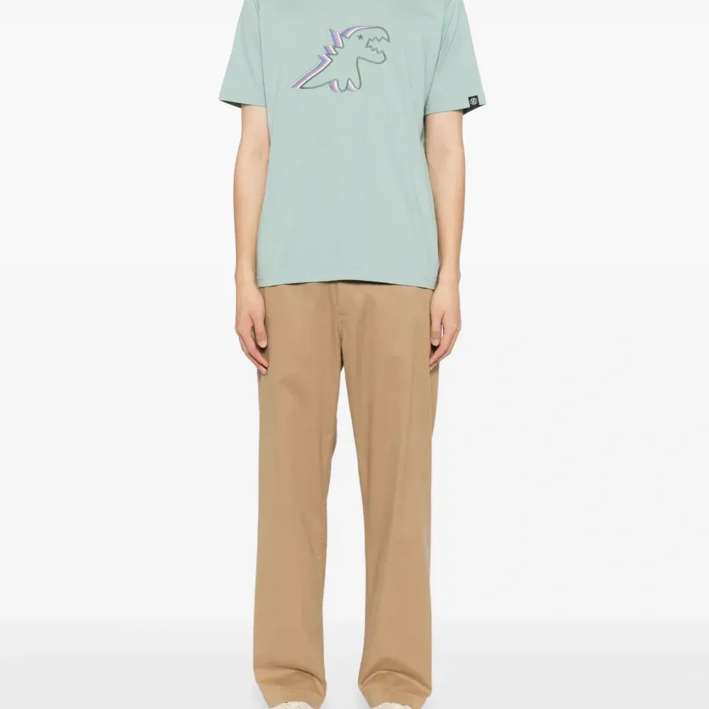 Футболка с вышитым логотипом Футболка с вышитым логотипом