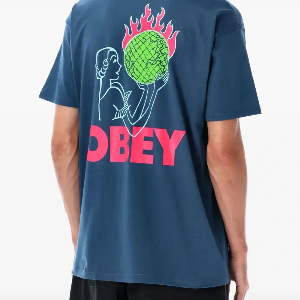 Футболка World in Flames