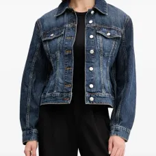 Джинсовая куртка с накладными карманами
