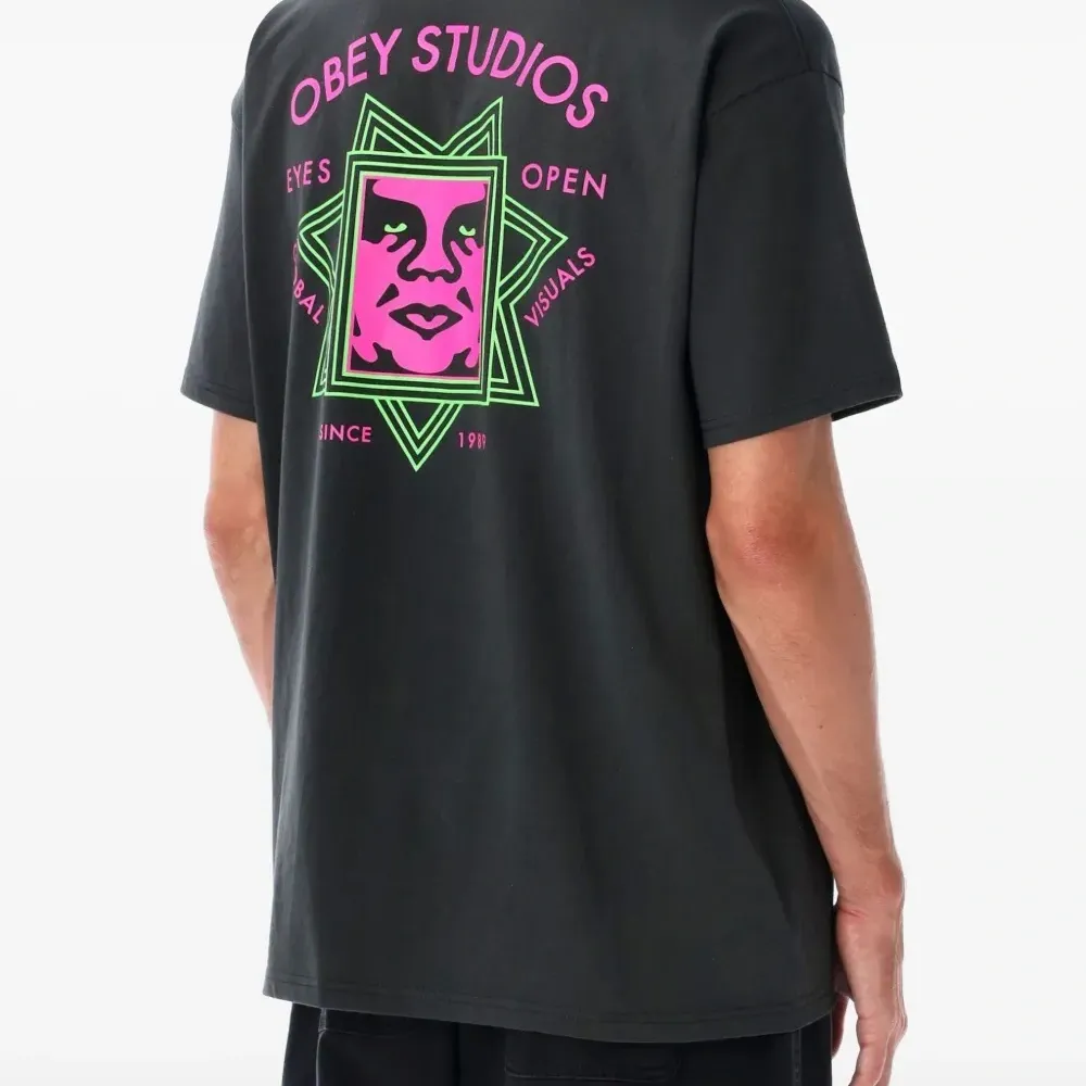 Футболка Global Visuals