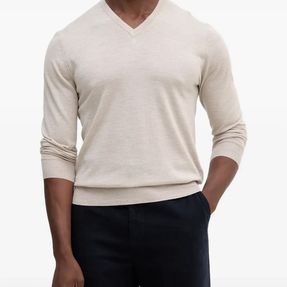 Свитер с V-образным вырезом