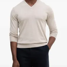 Свитер с V-образным вырезом