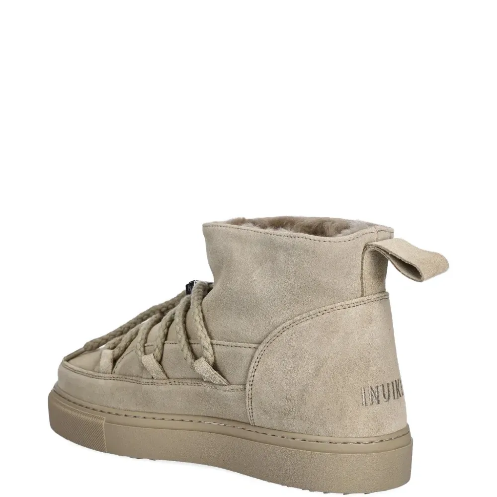 Ботинки на шнуровке Ботинки на шнуровке