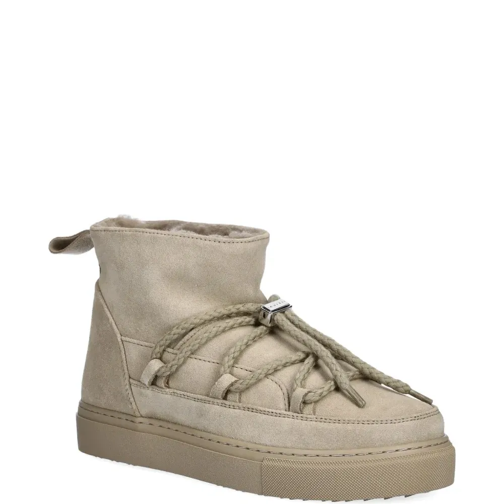 Ботинки на шнуровке Ботинки на шнуровке