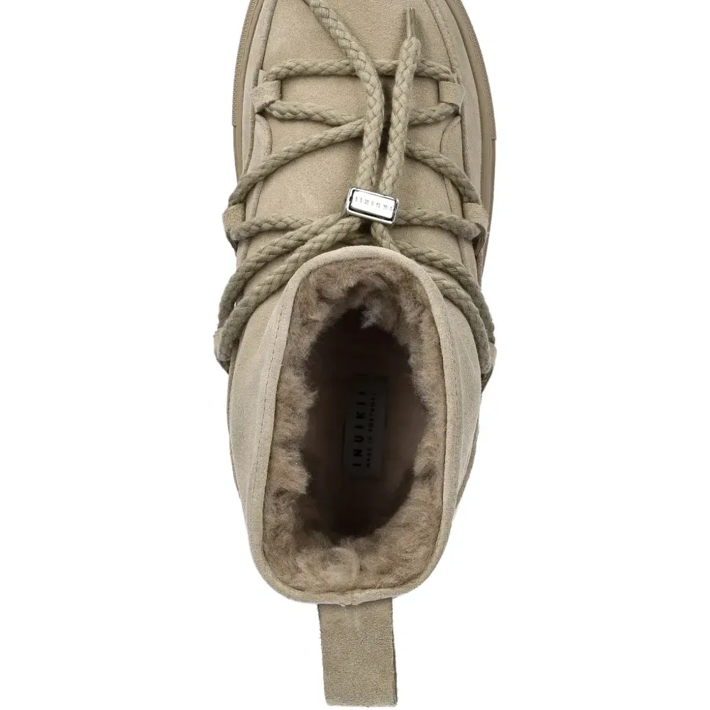 Ботинки на шнуровке Ботинки на шнуровке