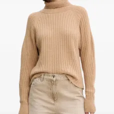 Свитер в рубчик с высоким воротником Свитер в рубчик с высоким воротником