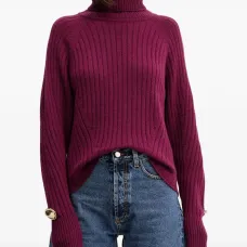 Свитер в рубчик с высоким воротником Свитер в рубчик с высоким воротником