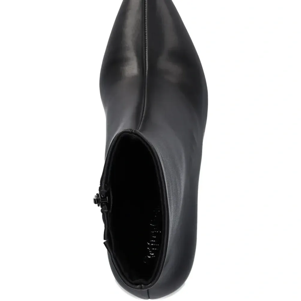 Ботильоны на каблуке с заостренным носком