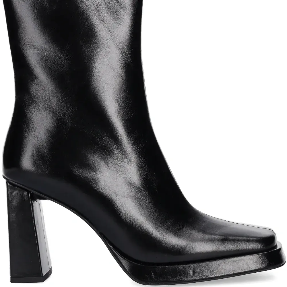 Ботильоны на молнии с квадратным мысом