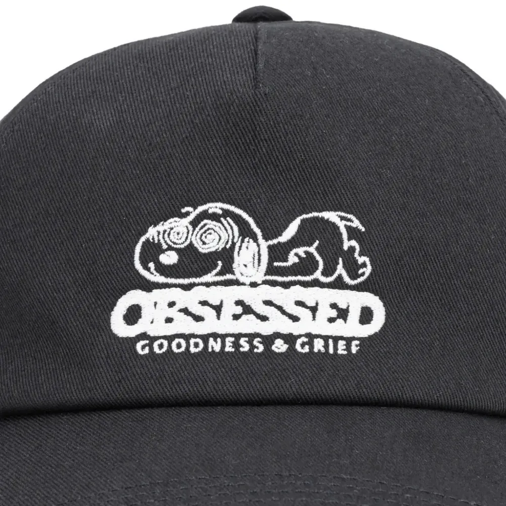 Бейсболка с вышитым рисунком