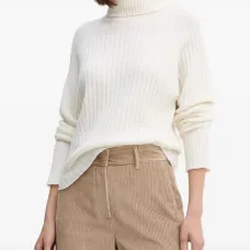 Свитер в рубчик с высоким воротником Свитер в рубчик с высоким воротником