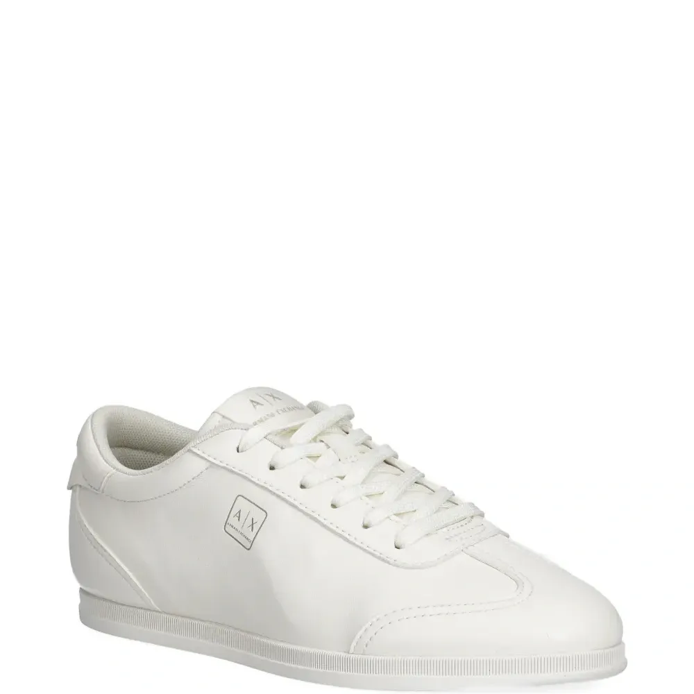 Кроссовки с логотипом