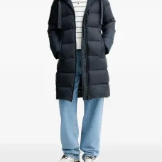 Утеплённое пальто с капюшоном