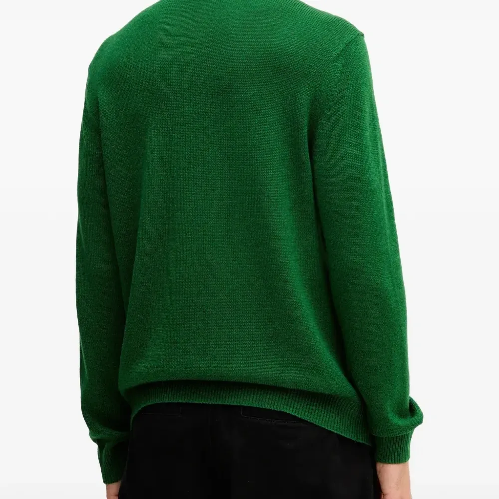 Джемпер с круглым вырезом