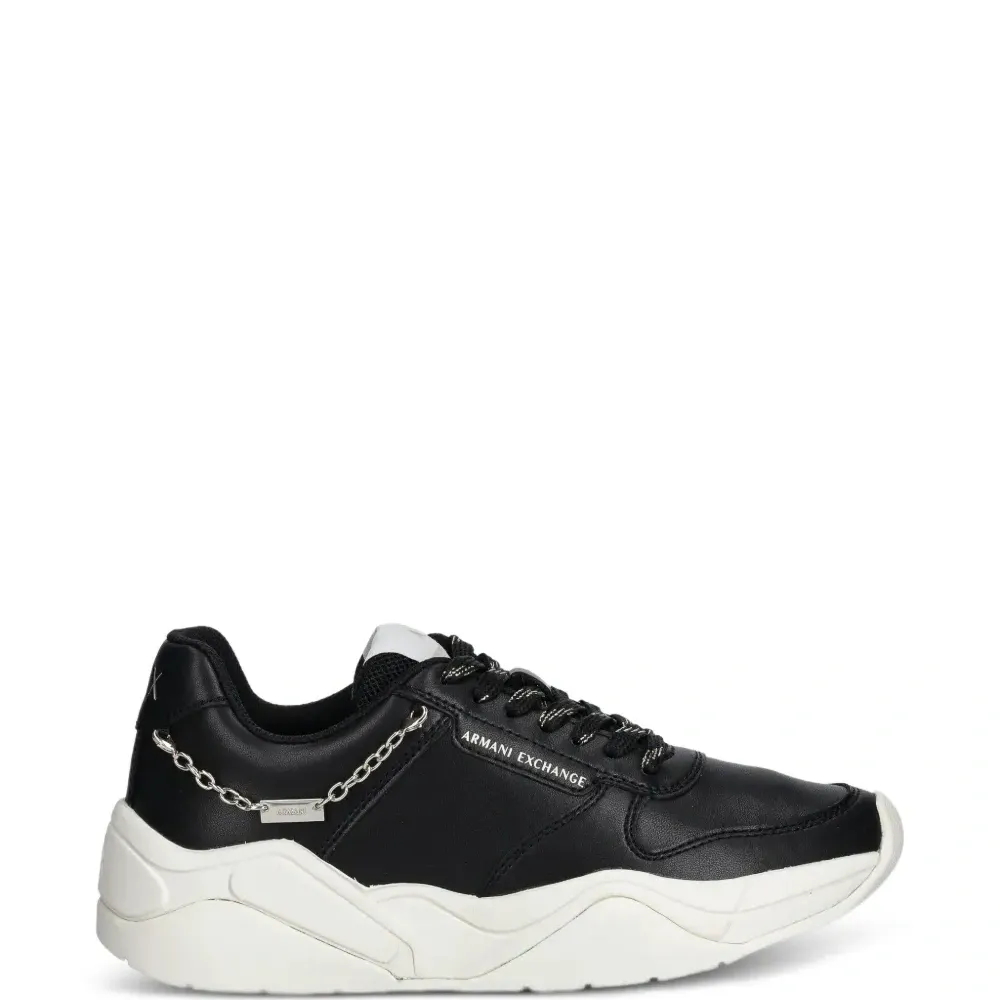 Кроссовки с цепочкой