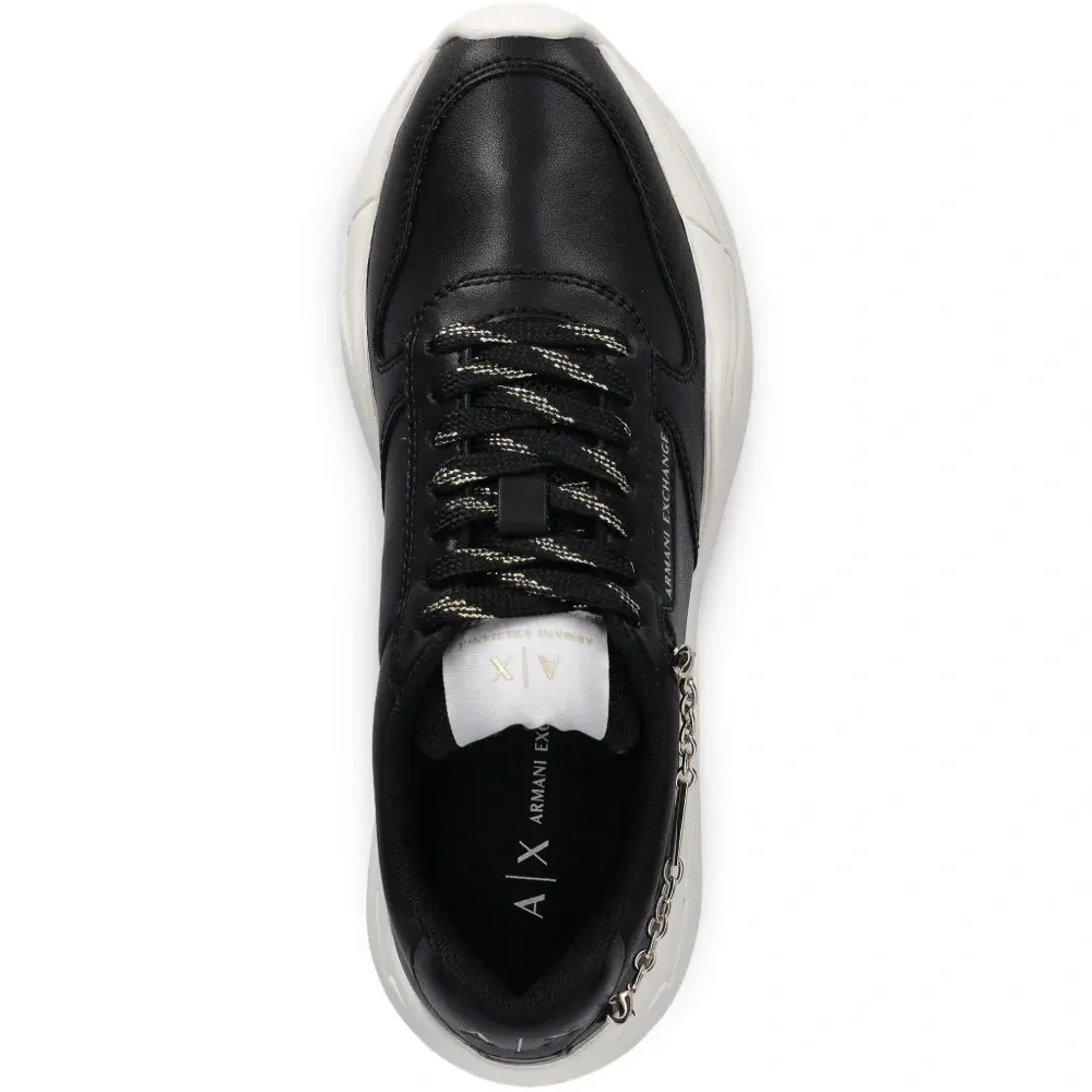 Кроссовки с цепочкой