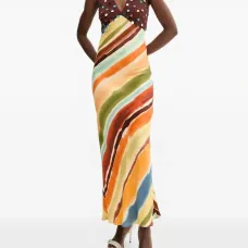 Декорированное платье макси с V-образным вырезом Декорированное платье макси с V-образным вырезом