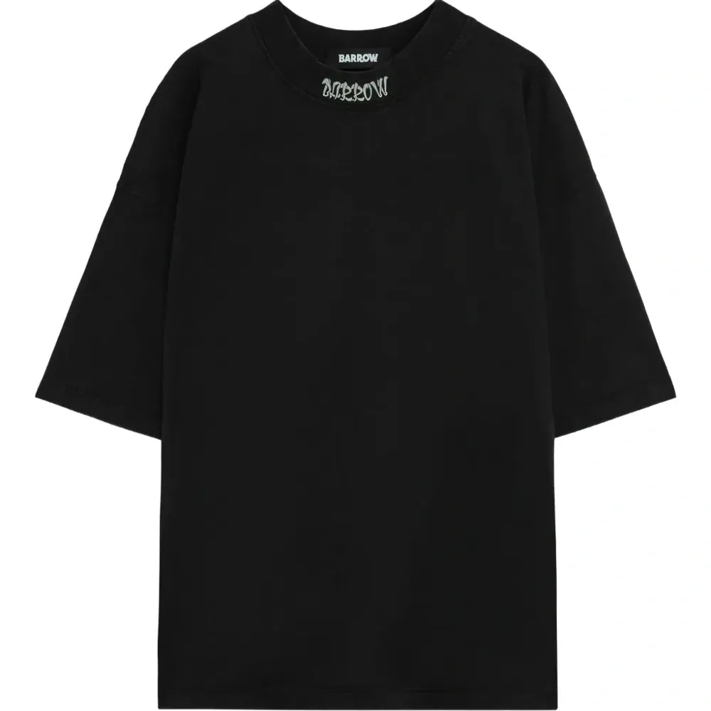 Футболка с вышивкой