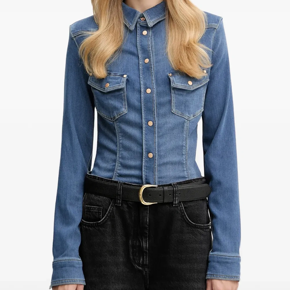 Джинсовая рубашка с длинными рукавами