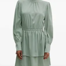 Платье с длинными рукавами