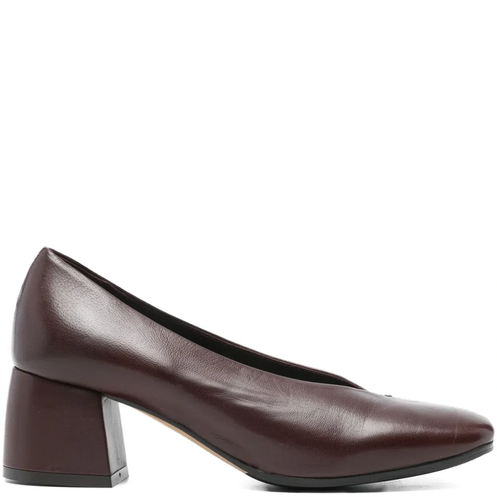 Туфли-лодочки из кожи на квадратном каблуке