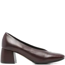 Туфли-лодочки из кожи на квадратном каблуке Туфли-лодочки из кожи на квадратном каблуке