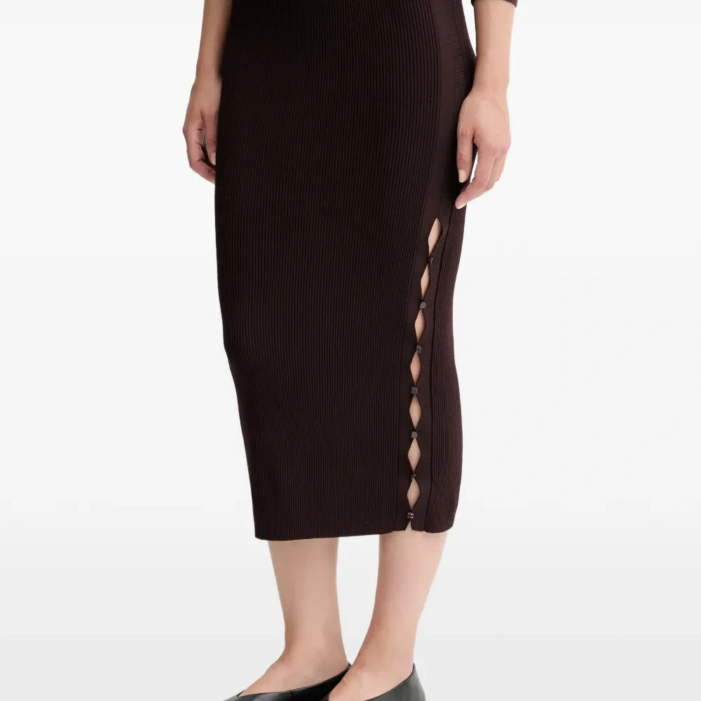 Миди-юбка в рубчик на пуговицах