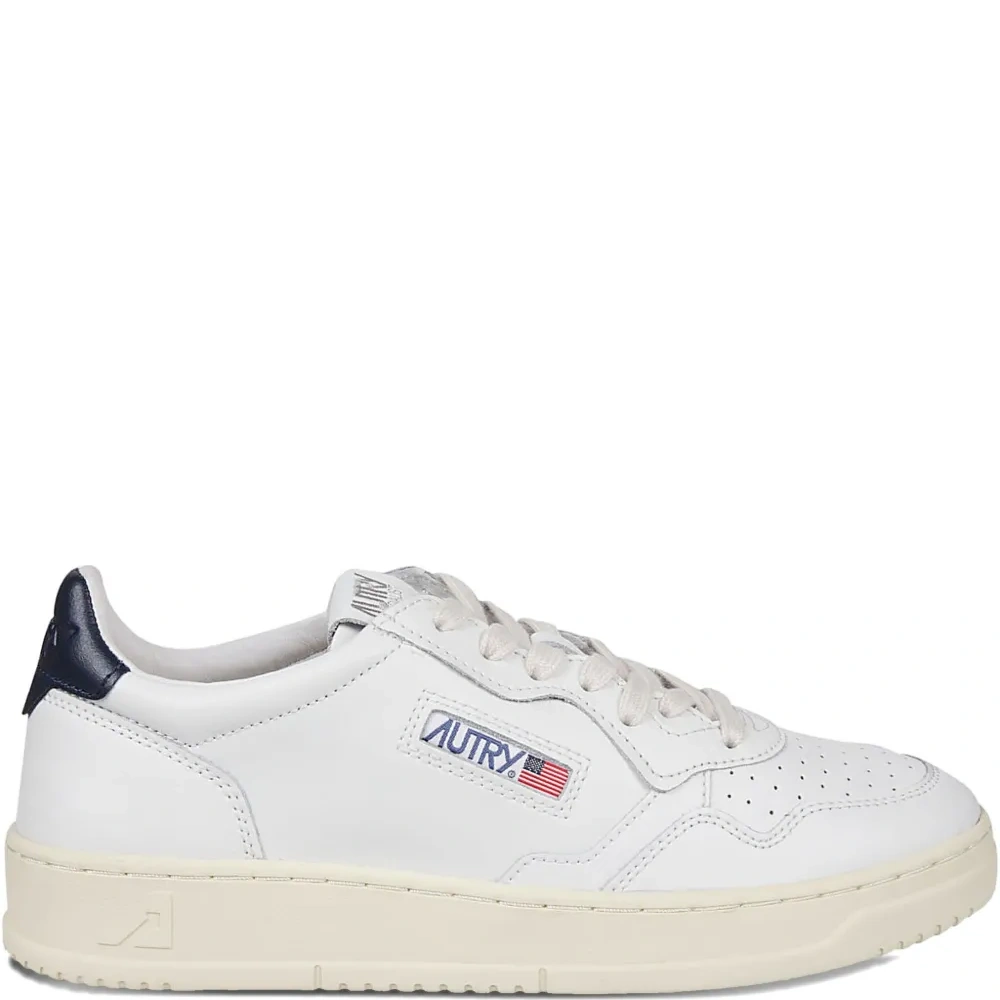 Кроссовки с кожаными вставками Кроссовки с кожаными вставками