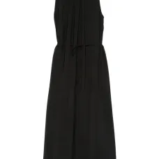 Платье с плиссировкой и поясом на талии