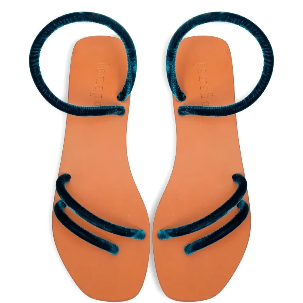 Сандалии с ремешками