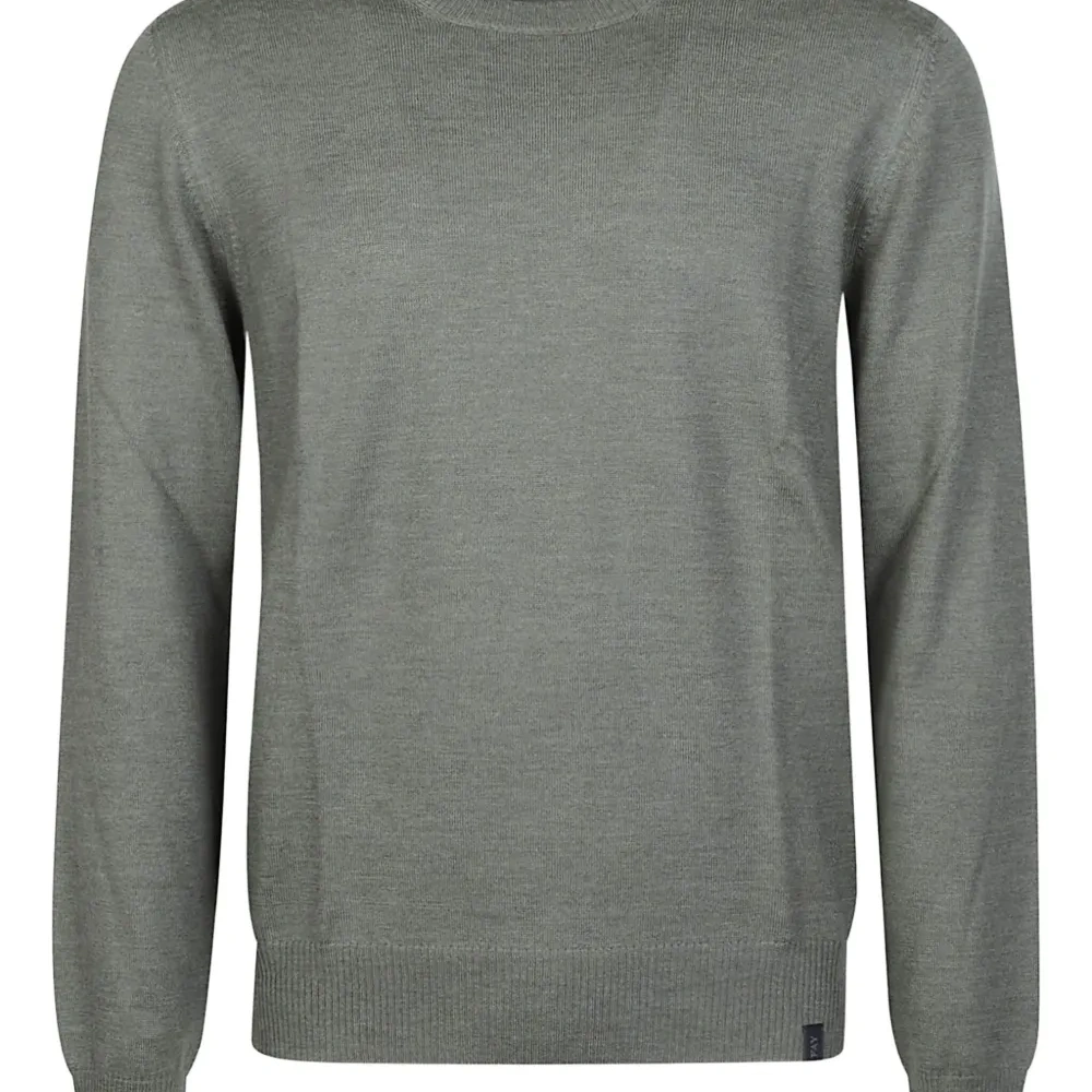 Шерстяной свитер с круглым вырезом