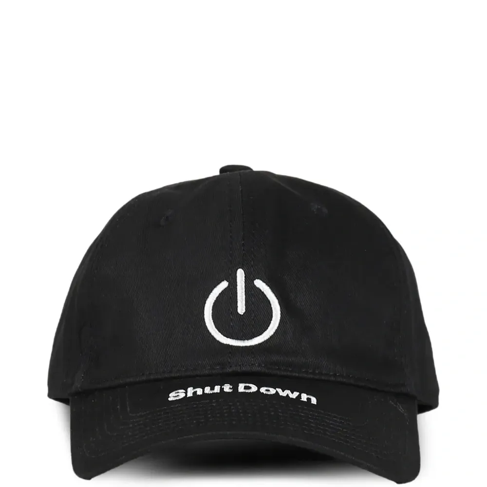 Бейсболка с вышитым логотипом