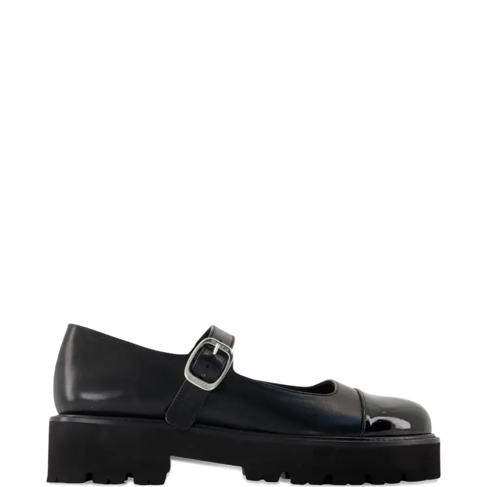 Лоферы на платформе с ремешком и пряжкой