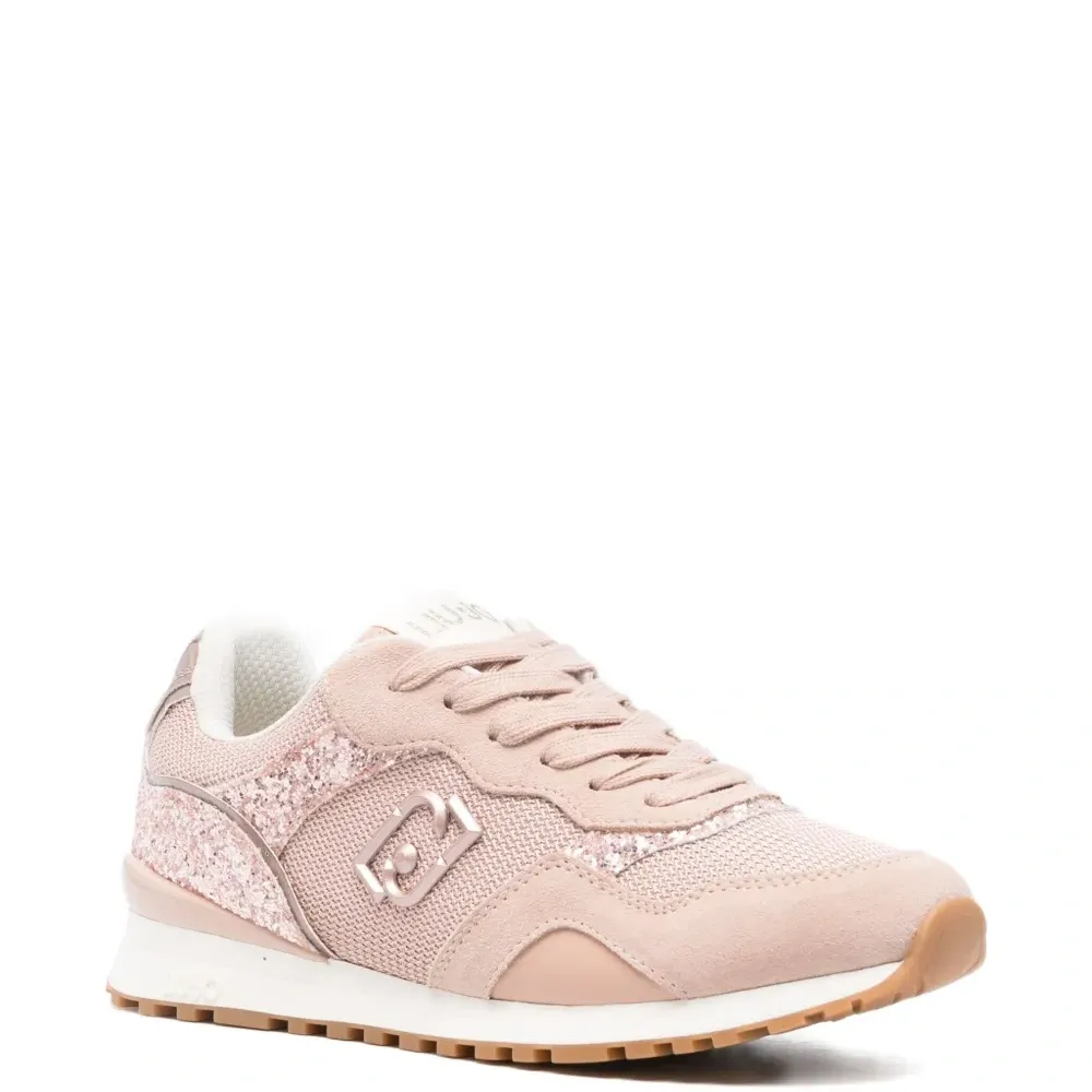 Кроссовки с панелями