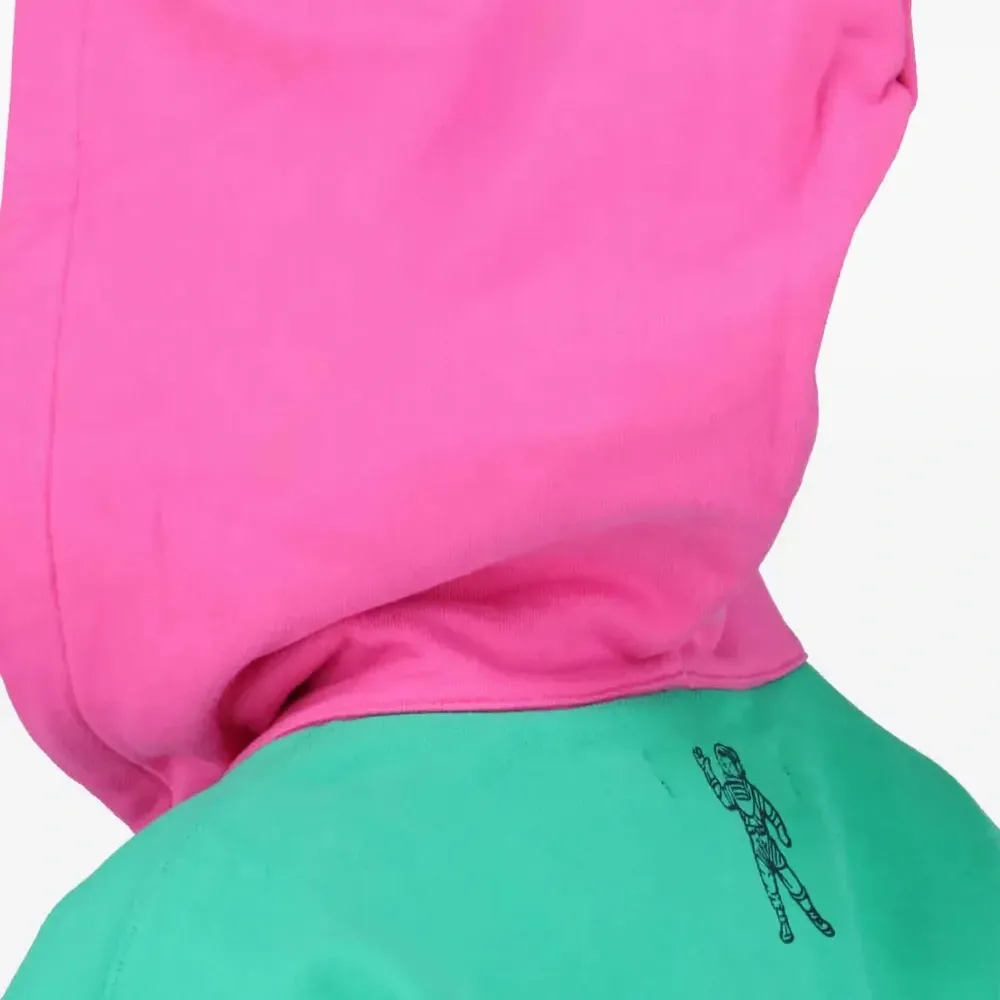 Худи с вышитым логотипом и розовой подкладкой