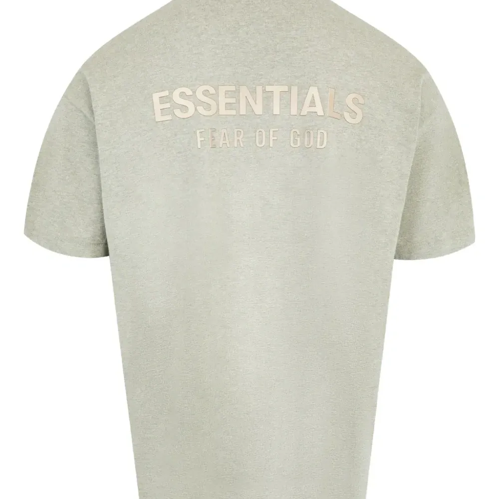 Футболка с нашивкой-логотипом